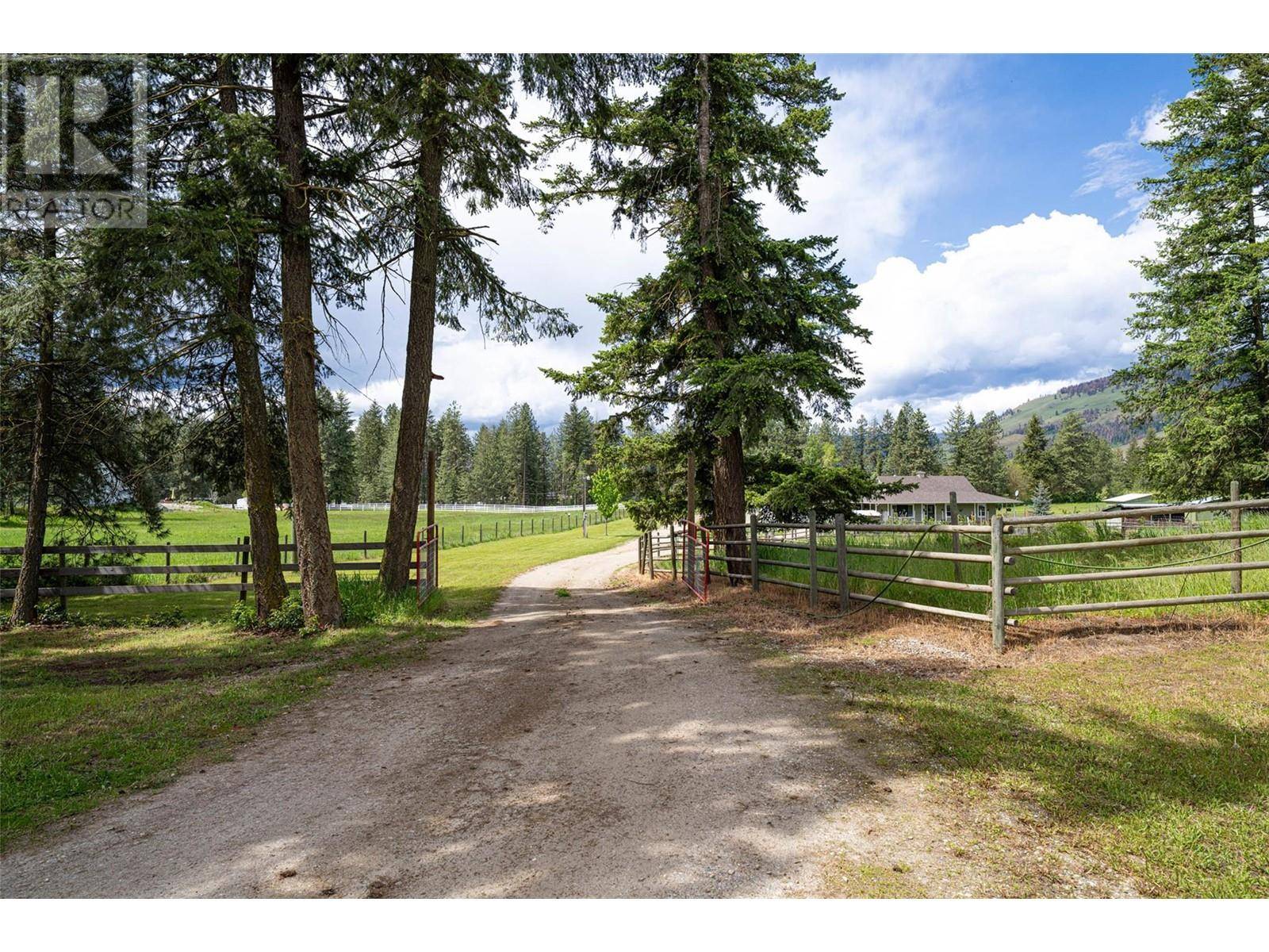 Spallumcheen, BC V0E1B4,4858 Salmon River Road