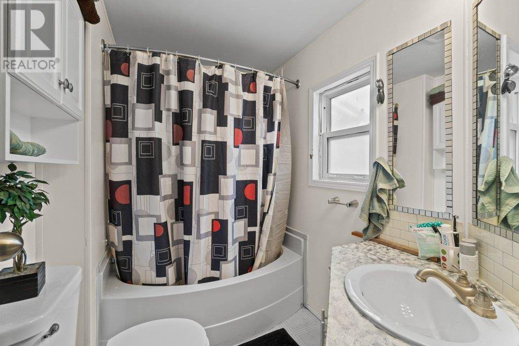 Salmon Arm, BC V0E1K0,6751 51 Street NE