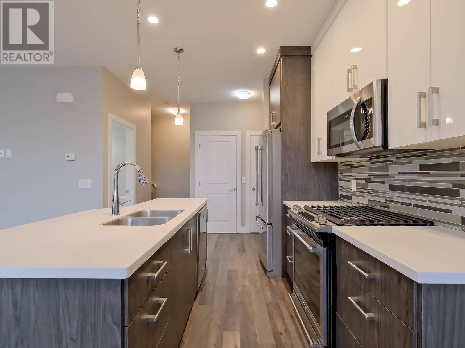 Penticton, BC V2A2J2,704 REVELSTOKE AVE #102