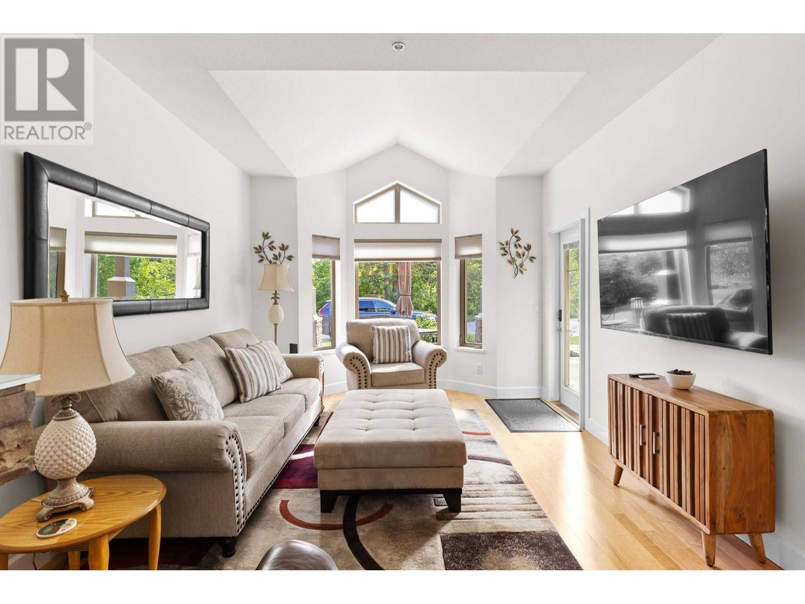 Peachland, BC V0X1X5,3996 Beach AVE #127