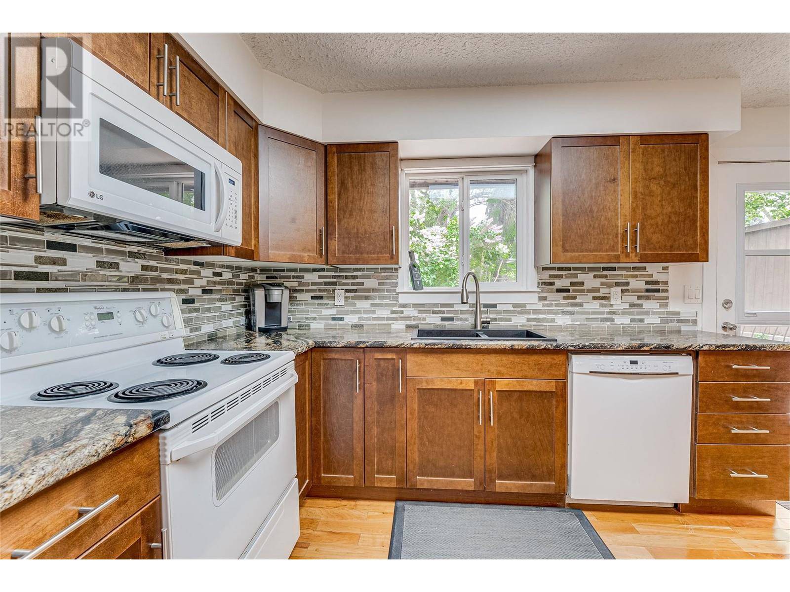 Vernon, BC V1T7S4,3911 15 Street