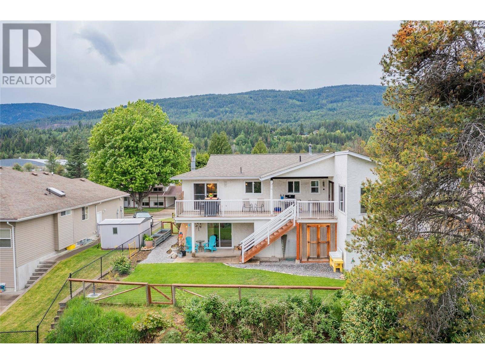Castlegar, BC V1N3W5,1923 Riverside Crescent