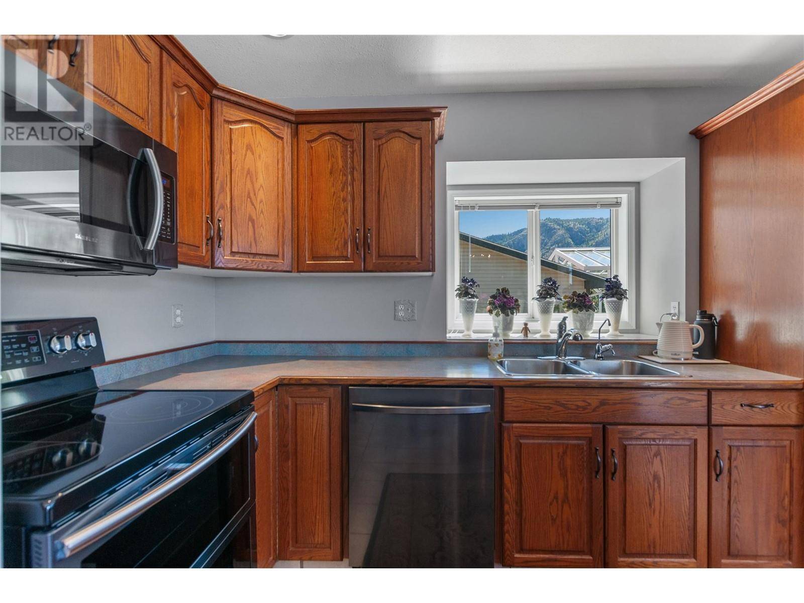Okanagan Falls, BC V0H1R1,1214 Peachcliff Drive