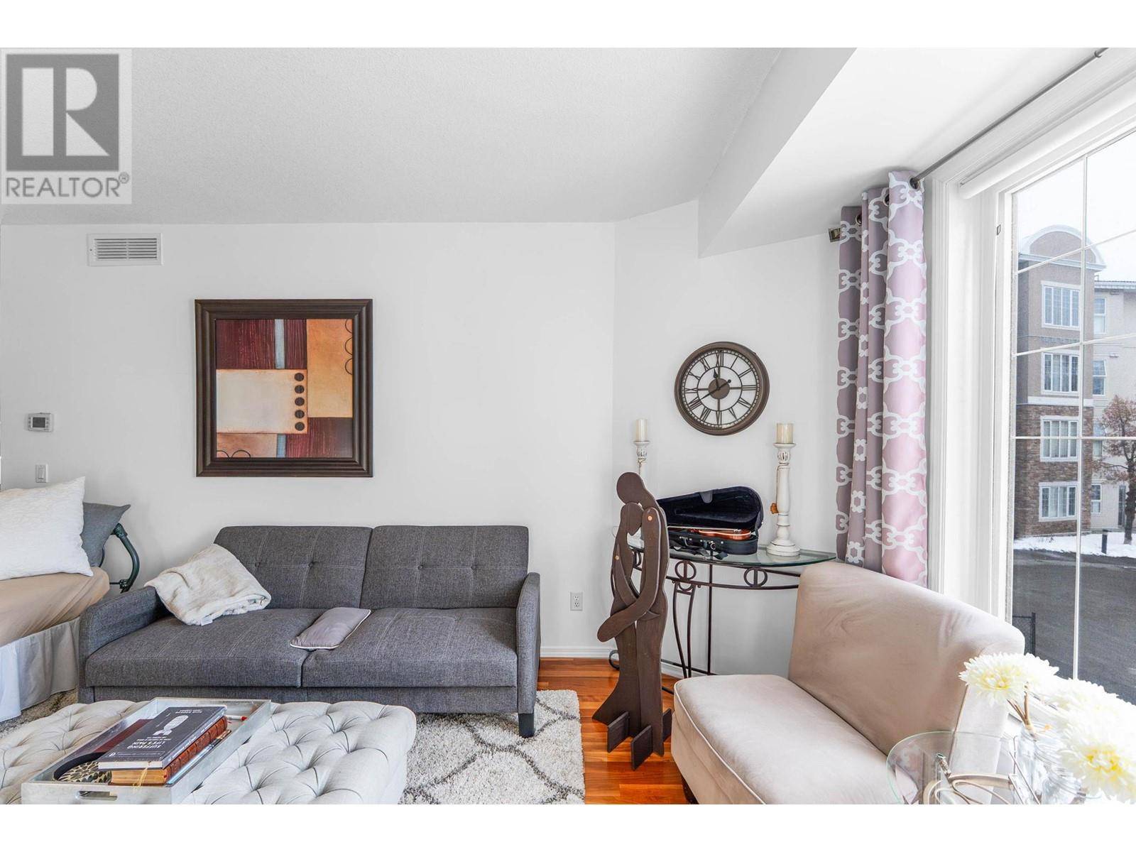 Kelowna, BC V1V2R6,3168 Via Centrale RD #1202