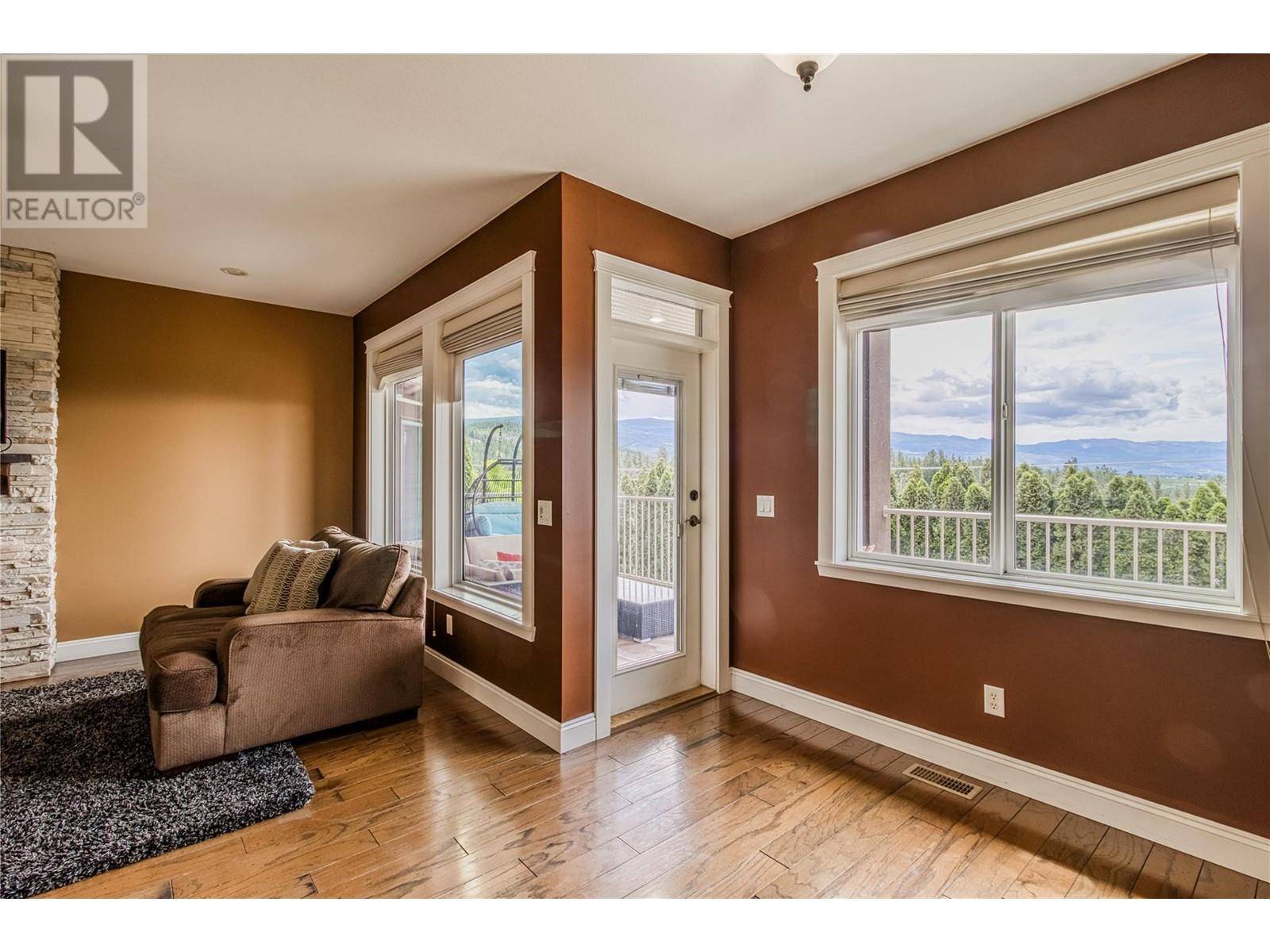 Kelowna, BC V1P1P2,1084 Hume Avenue