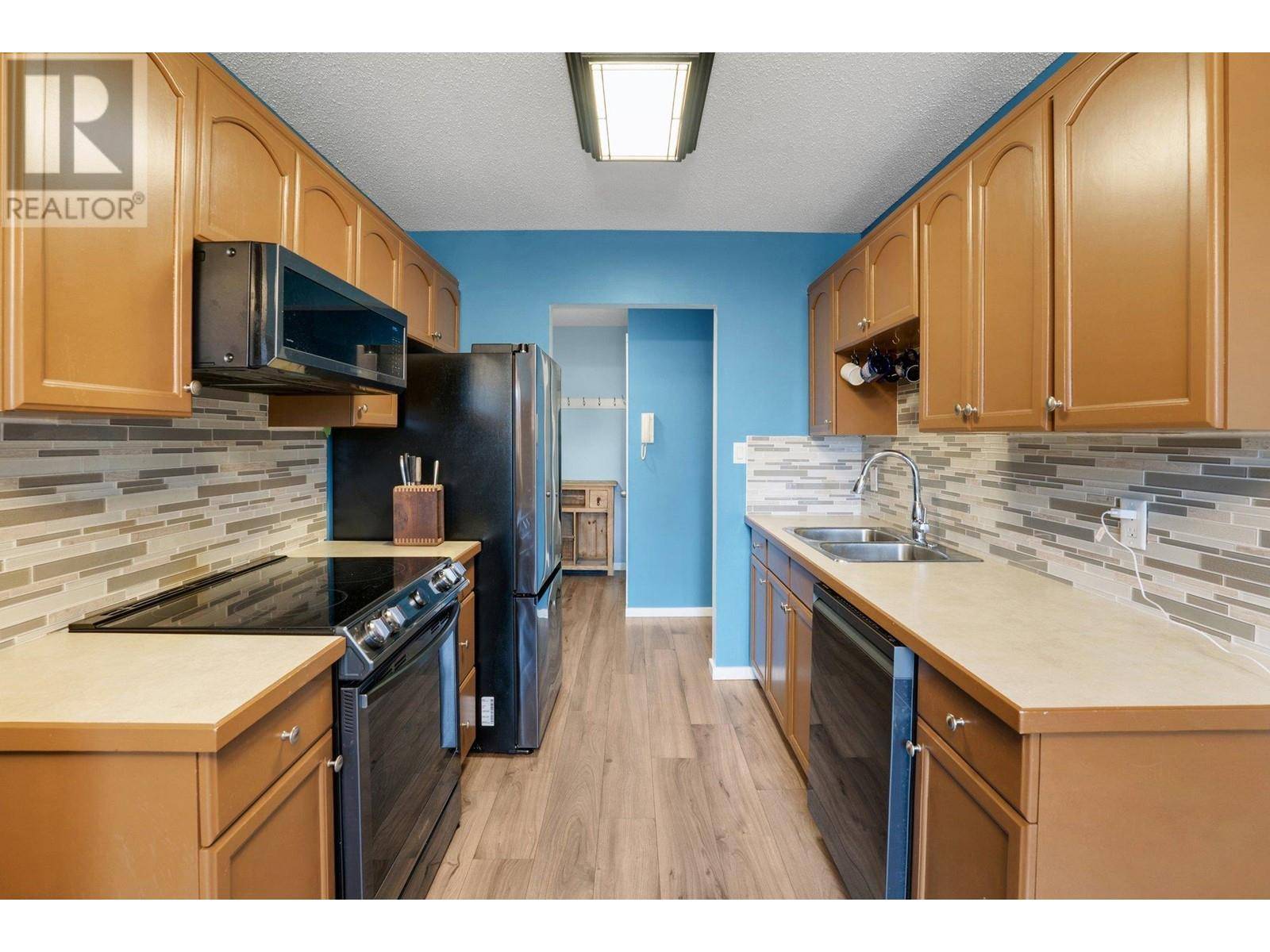 Kelowna, BC V1X1M2,150 Scarboro RD #202