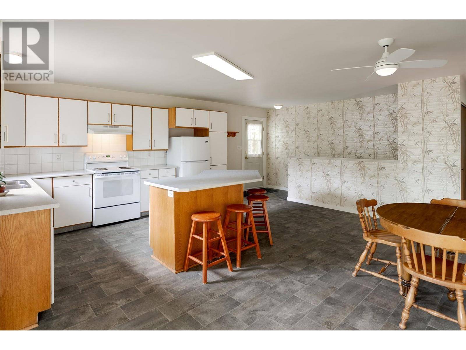 Lake Country, BC V4V1M8,9231 GLENMORE Road