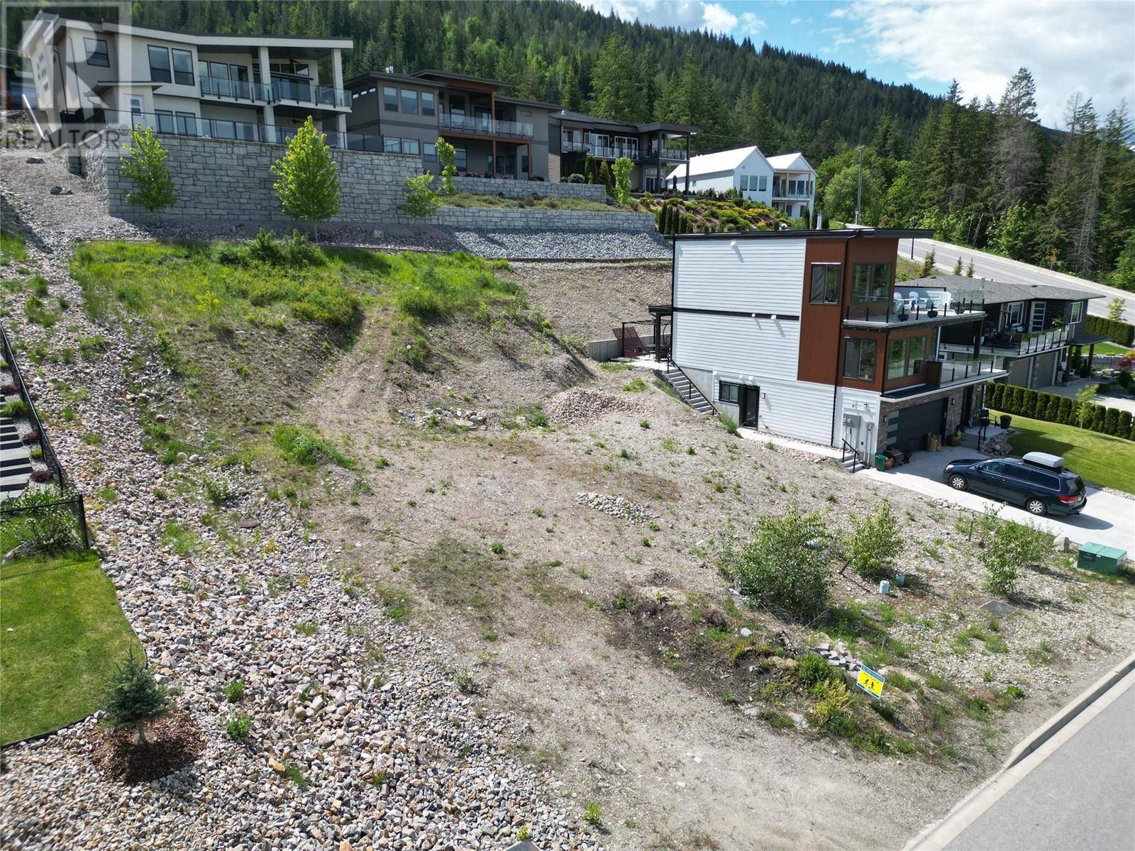 Salmon Arm, BC V1E2C9,1040 17 Avenue SE