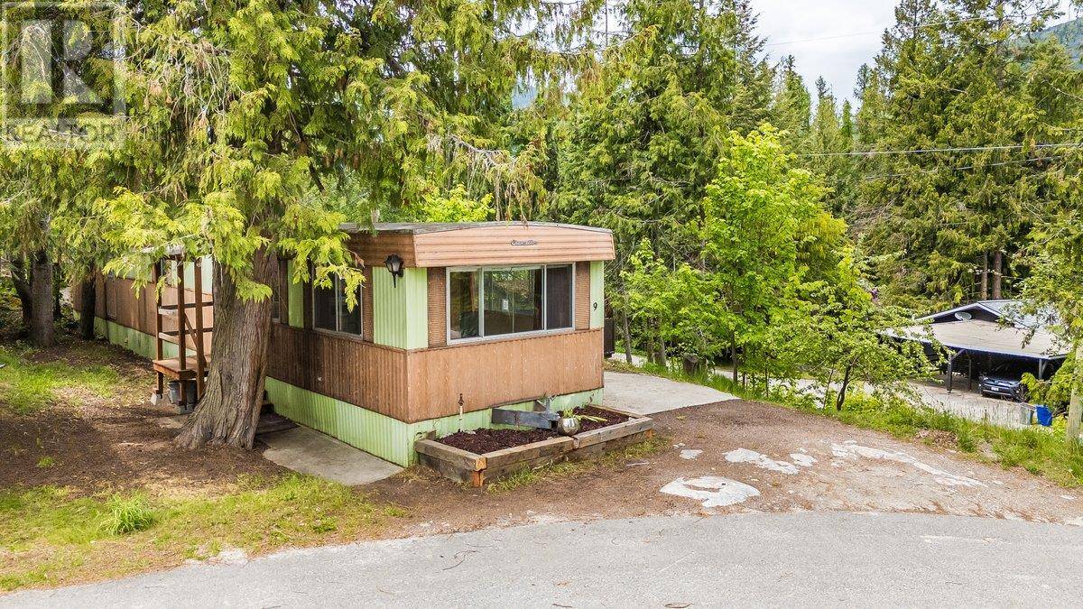 Nelson, BC V1L6Z6,900 West Gore ST #9