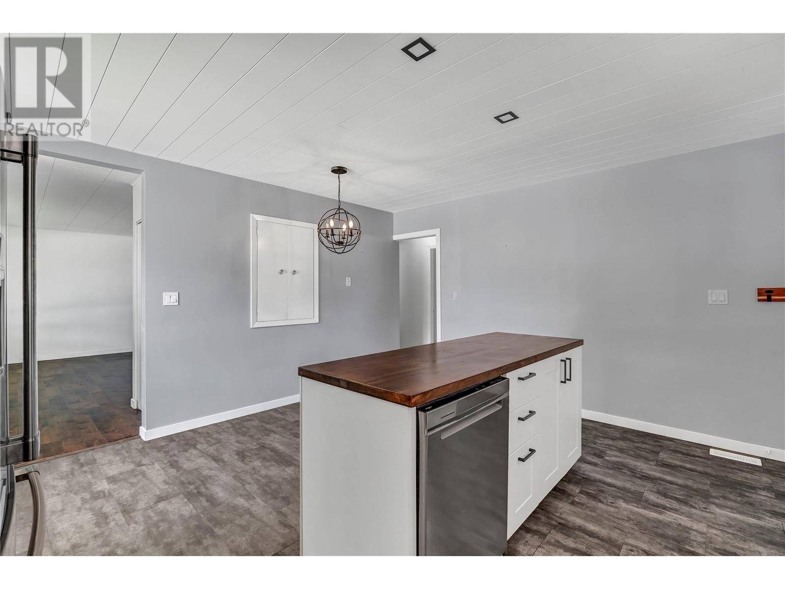 Summerland, BC V0H1Z0,9718 Quinpool Road