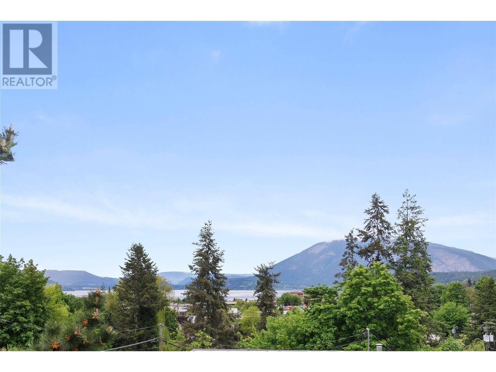 Salmon Arm, BC V1E1J8,250 5 ST Southeast #314