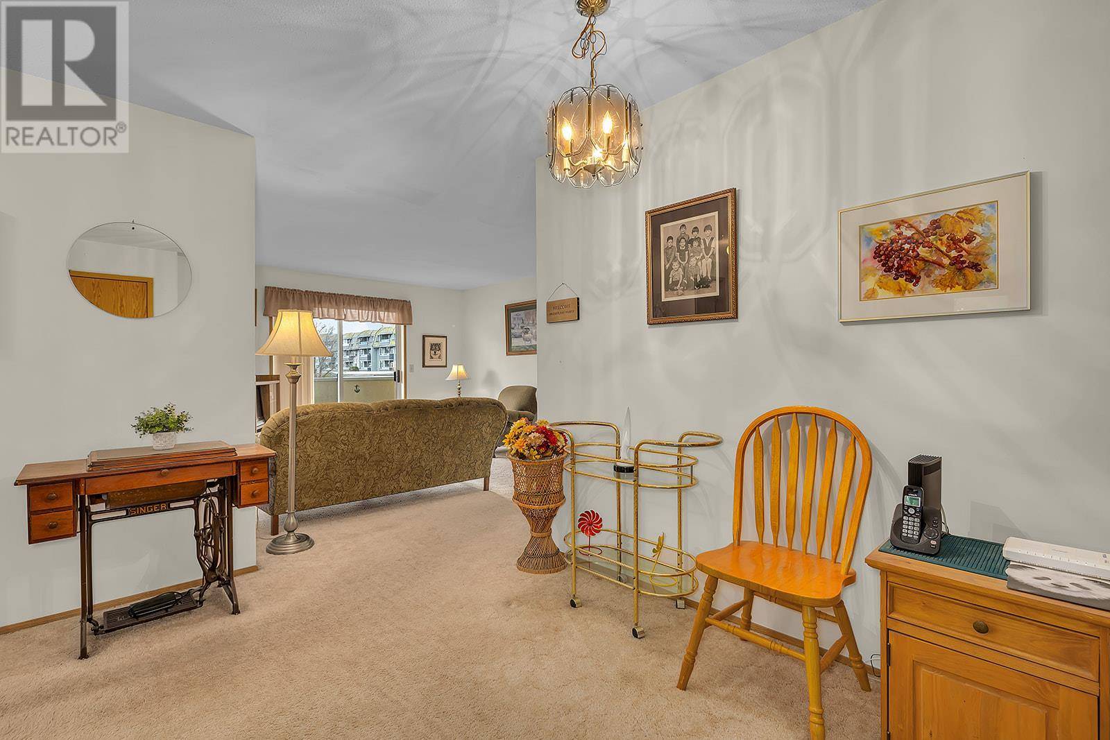 Kelowna, BC V1W3W3,3160 De Montreuil CT #208