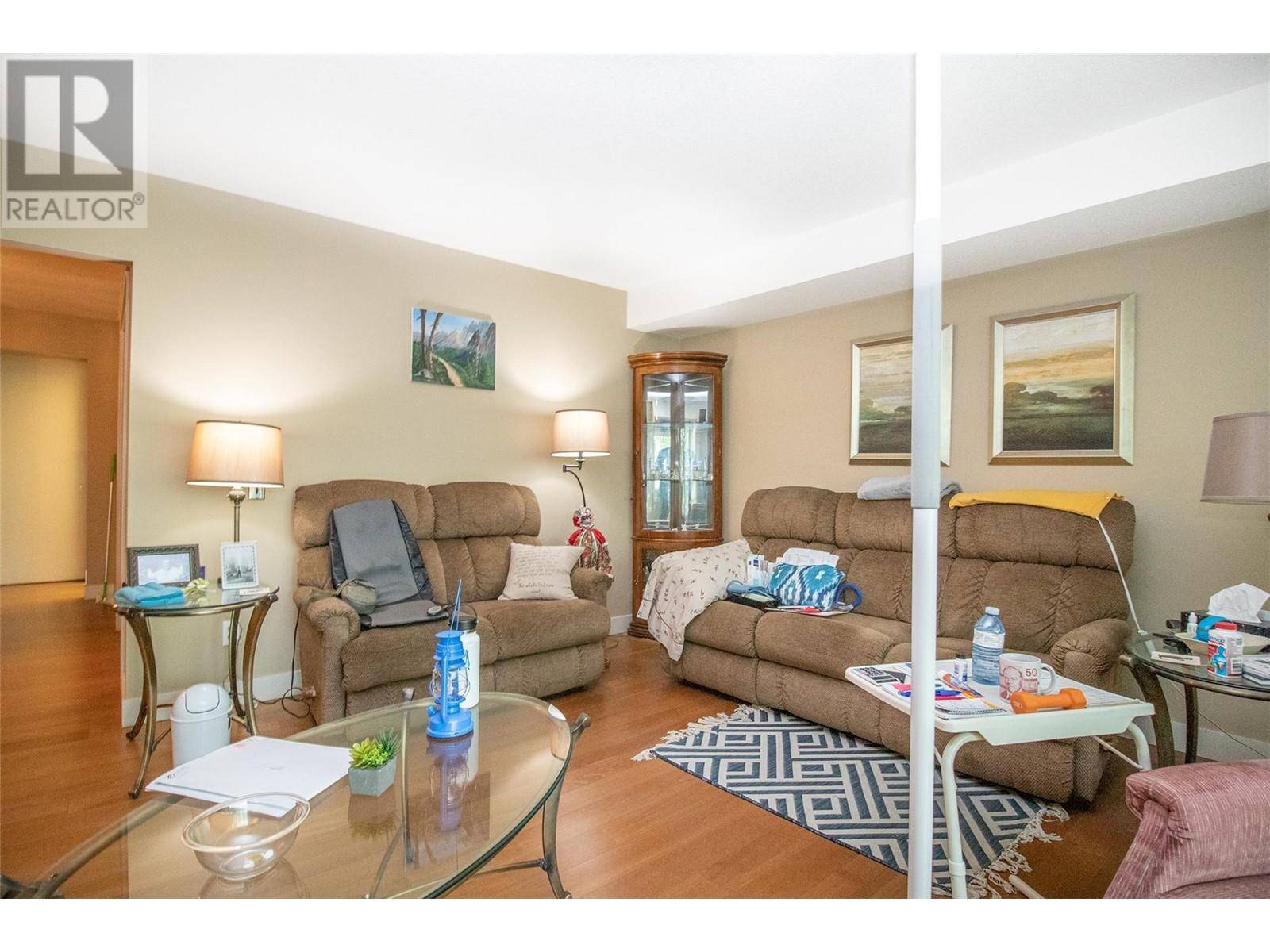 Kelowna, BC V1Y5Y1,1045 Sutherland AVE #115A