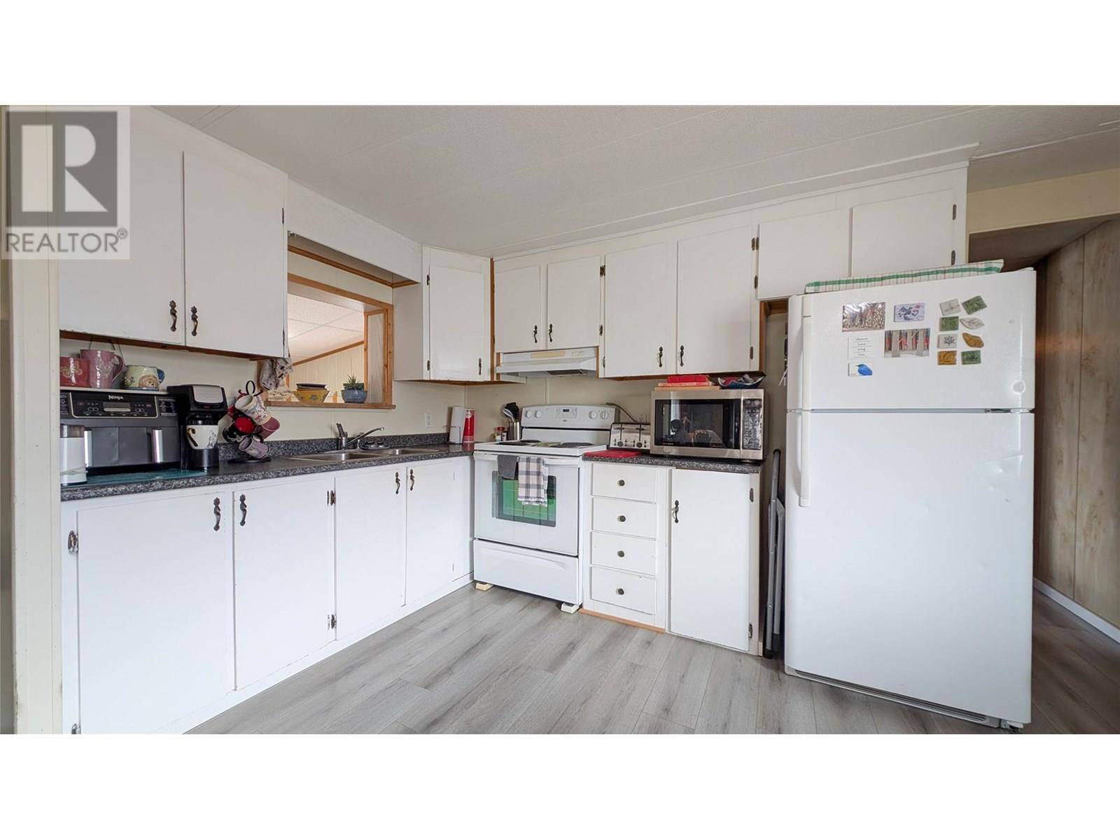 Elkford, BC V0B1H0,415 Bickford Drive