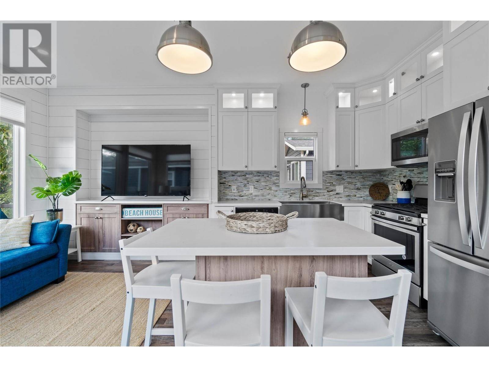 Swansea Point, BC V0E2K2,8843 97A HWY #76