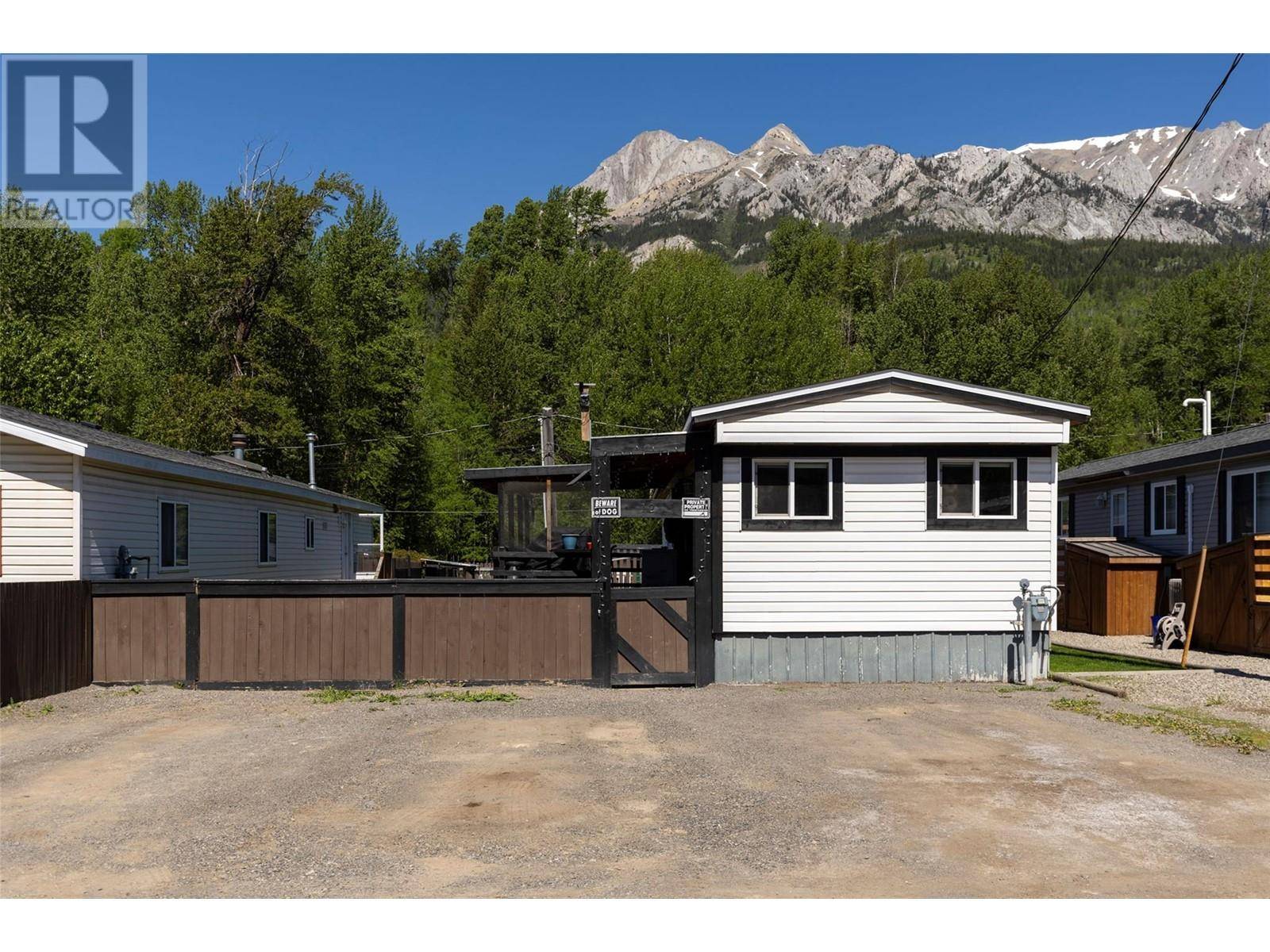 Fernie, BC V0B1M5,2011 3 HWY #12