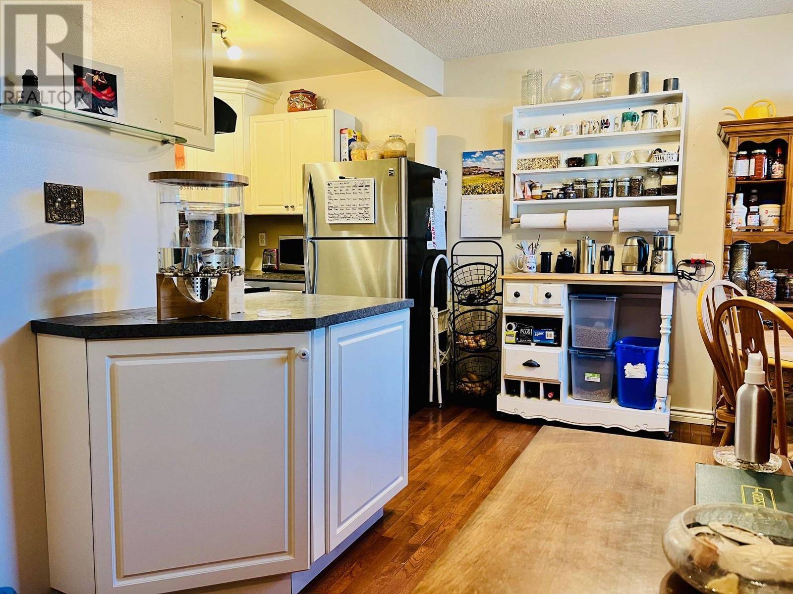 Creston, BC V0B1G3,916 Dogwood Street