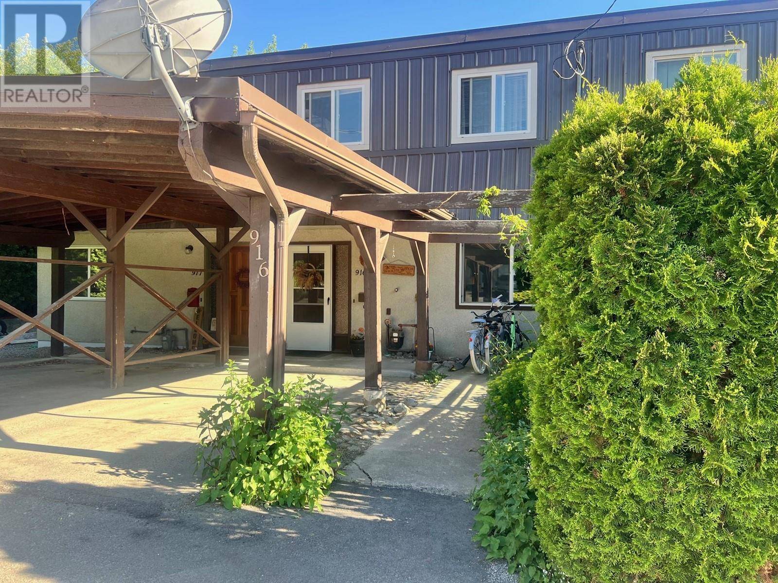 Creston, BC V0B1G3,916 Dogwood Street