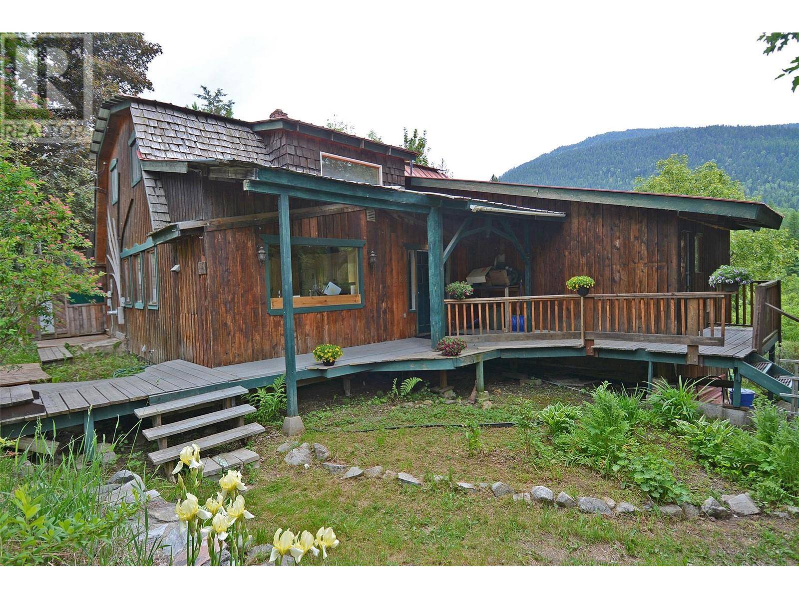 Nelson, BC V1L1M7,2022 Creek Street