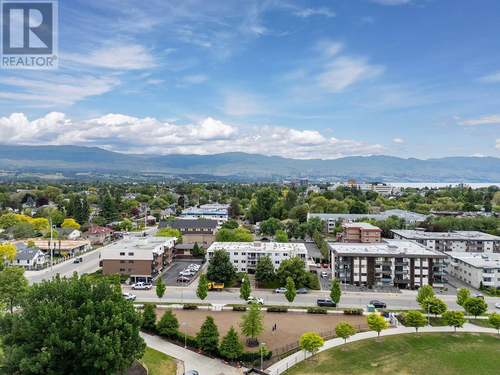 Kelowna, BC V1Y5Y8,625 Rowcliffe AVE #203