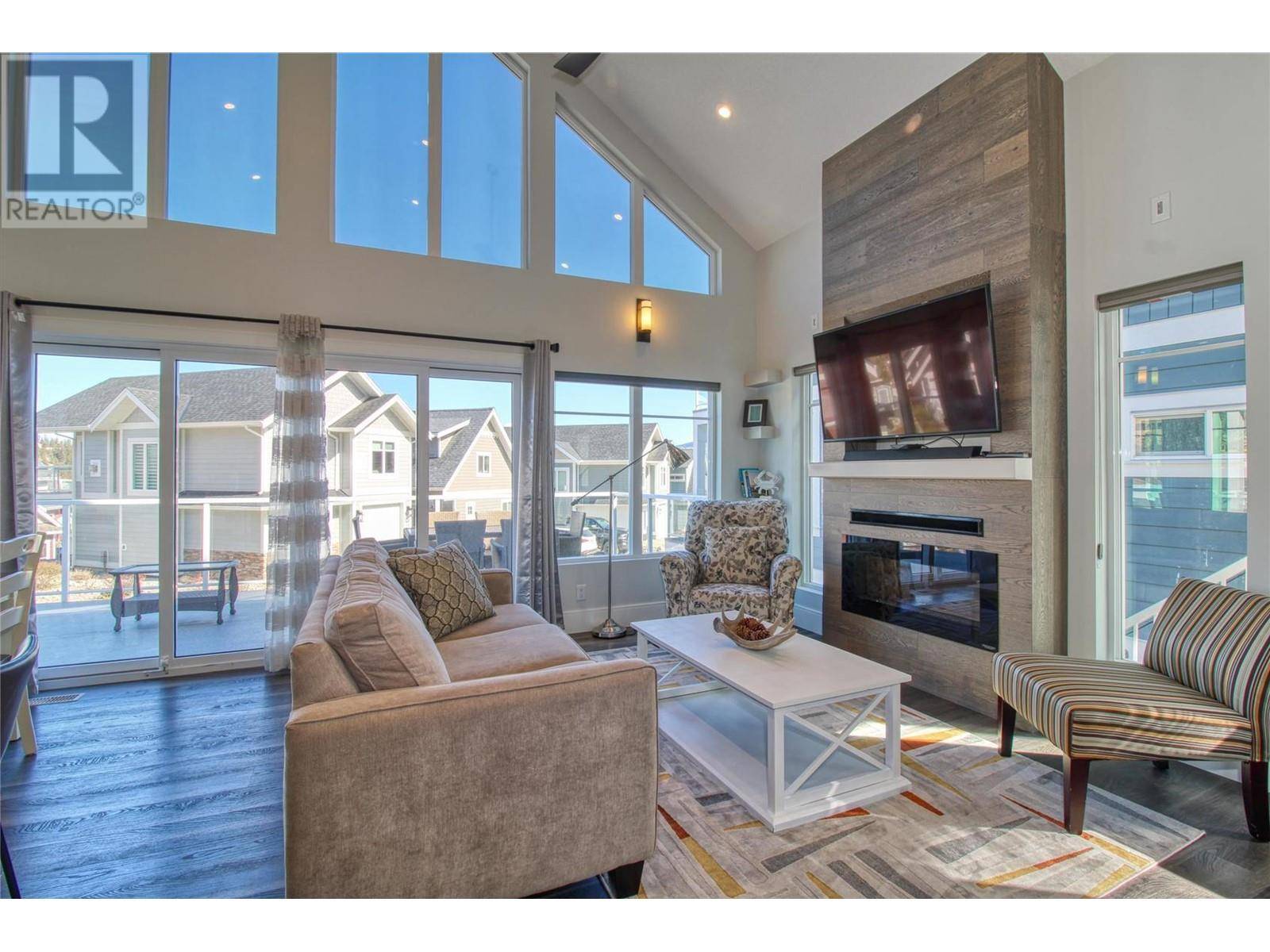 Kelowna, BC V1Z3R8,6742 Marbella LOOP #302