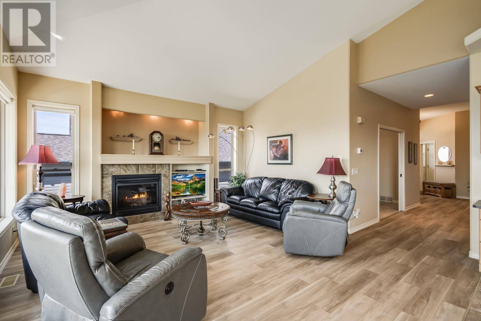 Kelowna, BC V1W4W7,5046 South Ridge Drive
