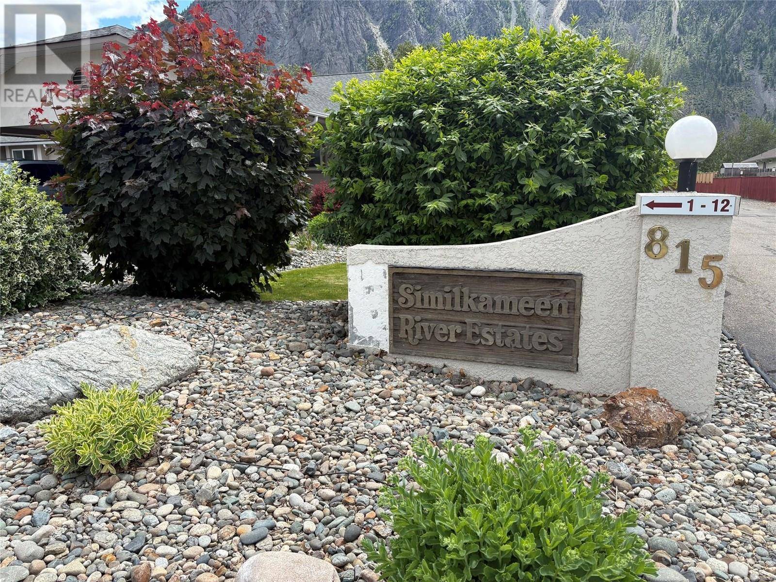 Keremeos, BC V0X1N3,815 11th AVE #2
