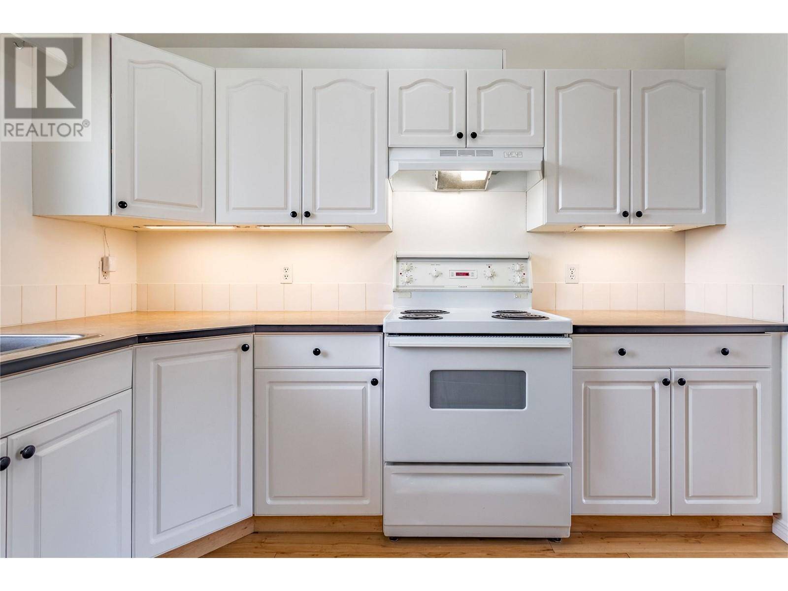 Kelowna, BC V1Y2S4,885 Walrod Street