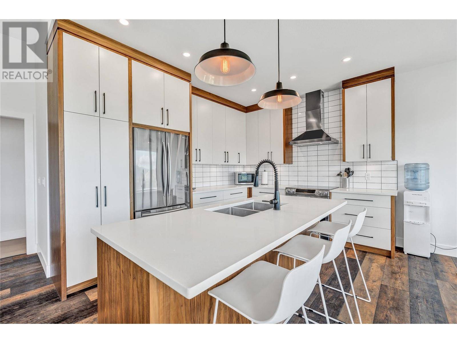 West Kelowna, BC V4T1V1,2129 Ensign Quay