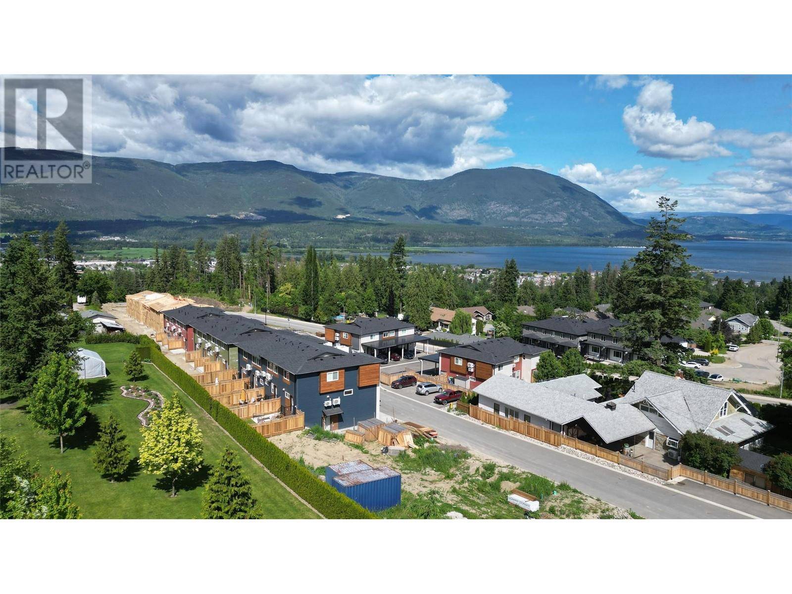 Salmon Arm, BC V1E2C8,981 12 ST Southeast #31
