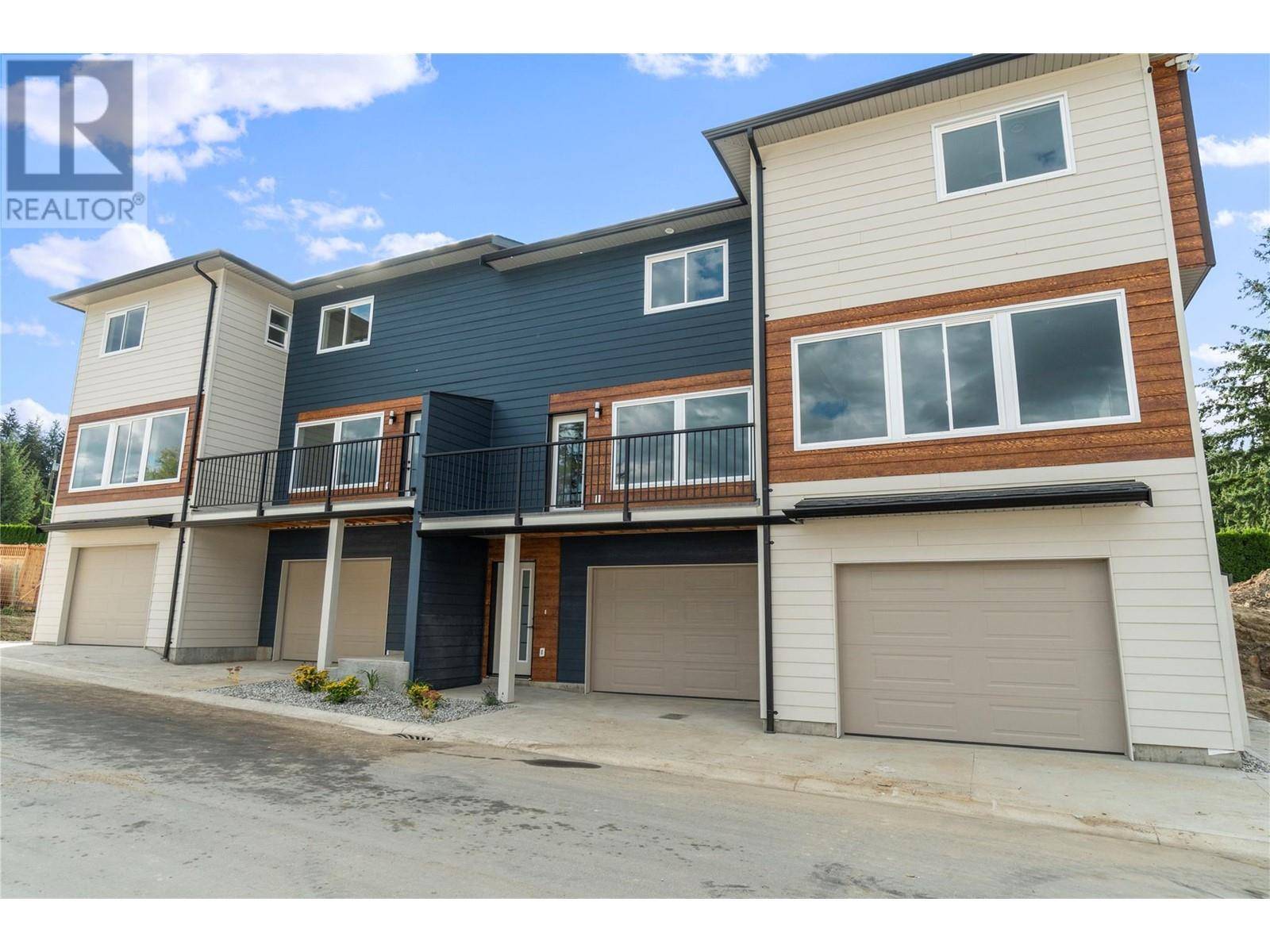 Salmon Arm, BC V1E2C8,981 12 ST Southeast #33