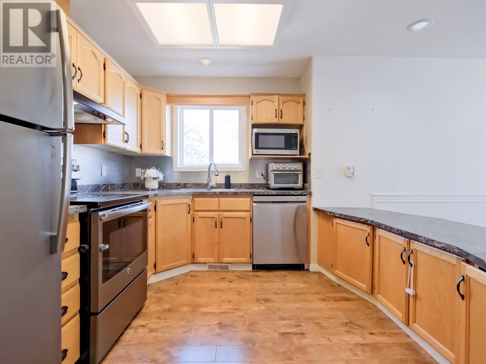 Penticton, BC V2A4W1,1414 GOVERNMENT ST #102