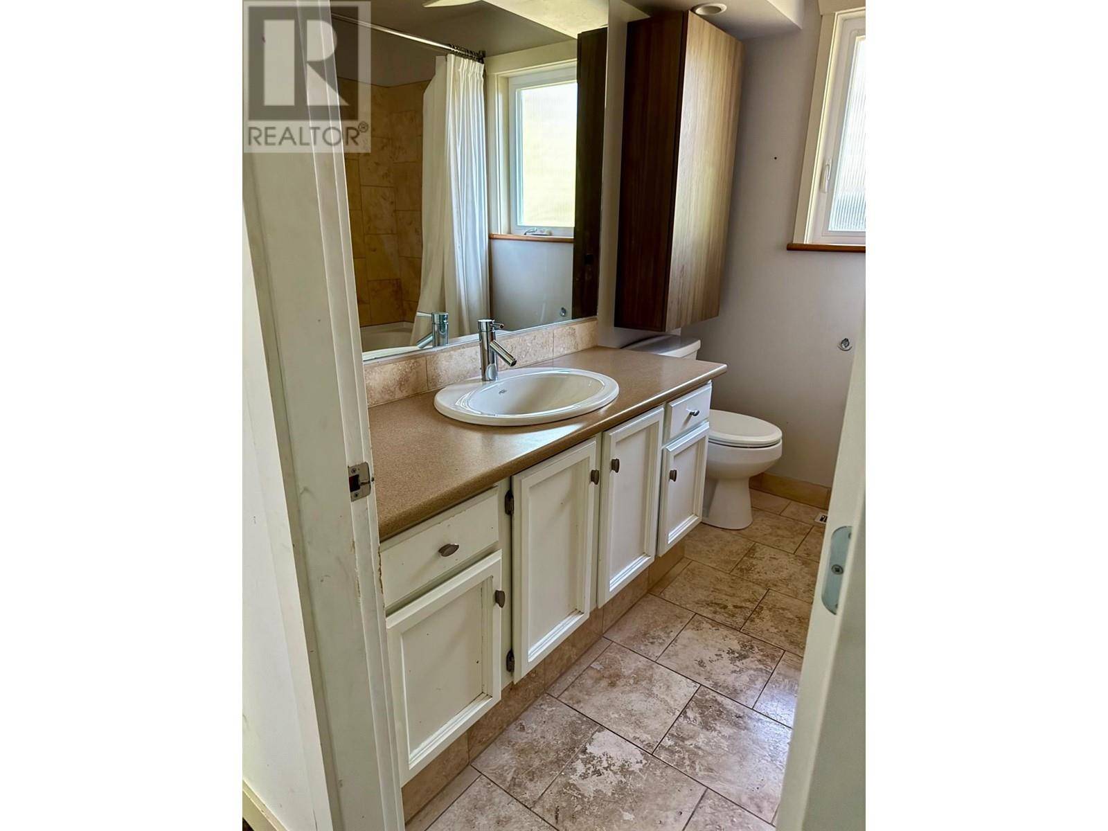 Kelowna, BC V1W4E4,3353 Greenwood Court