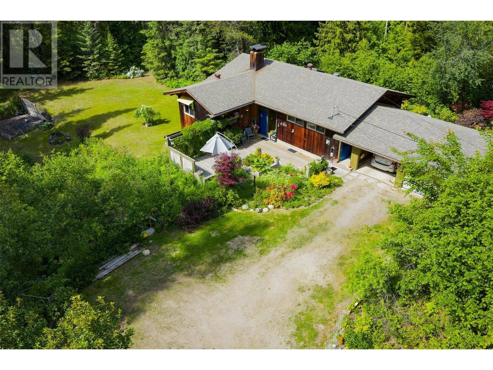 Fruitvale, BC V0G1L1,2083 Green Road