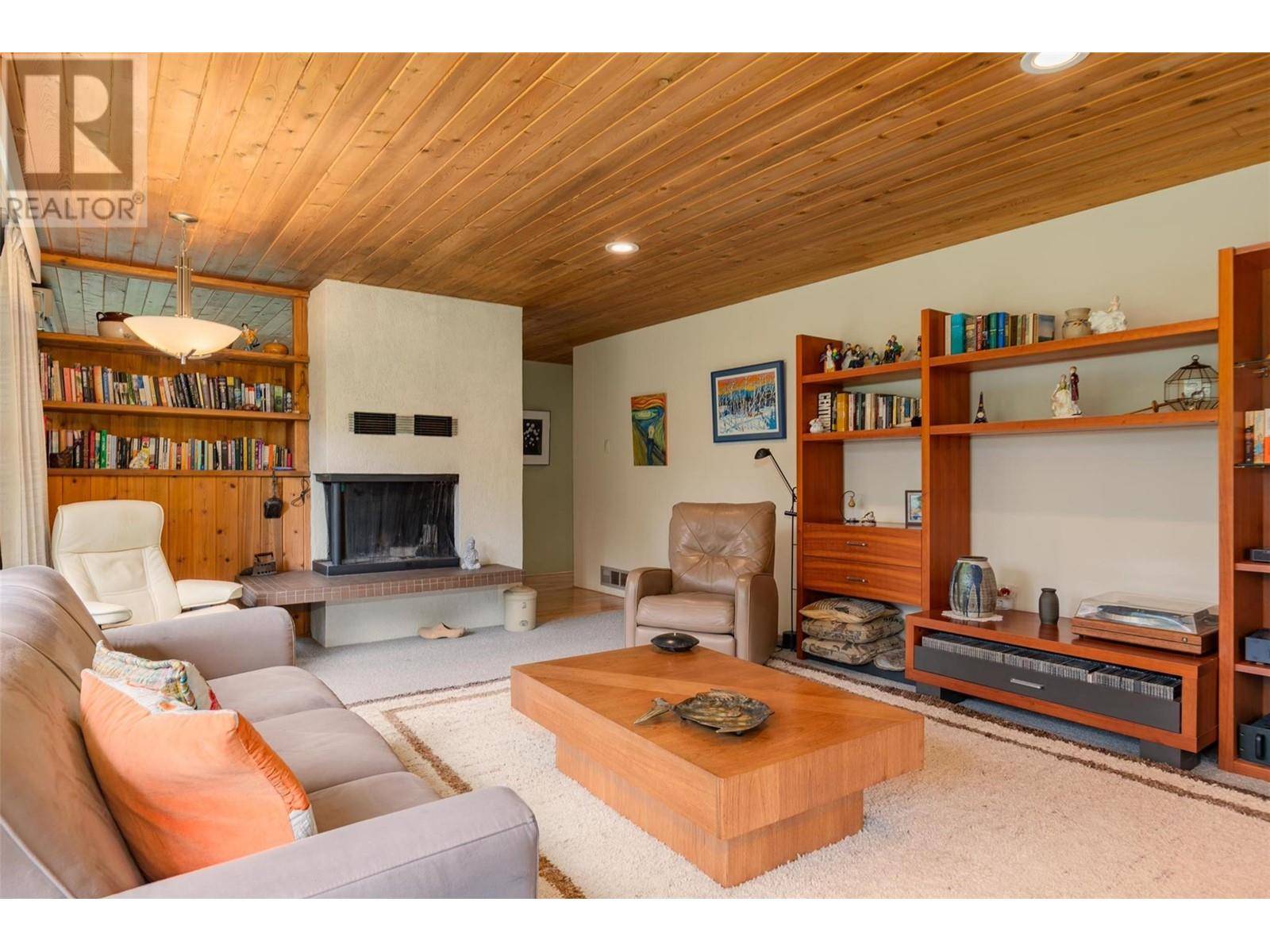 Fruitvale, BC V0G1L1,2083 Green Road