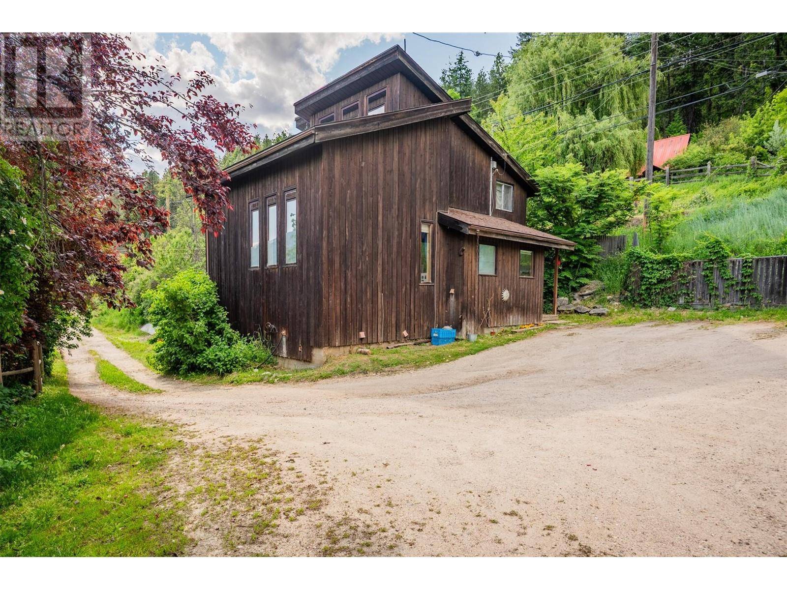 South Slocan, BC V0G2G0,3216 SOUTH SLOCAN VILLAGE Road