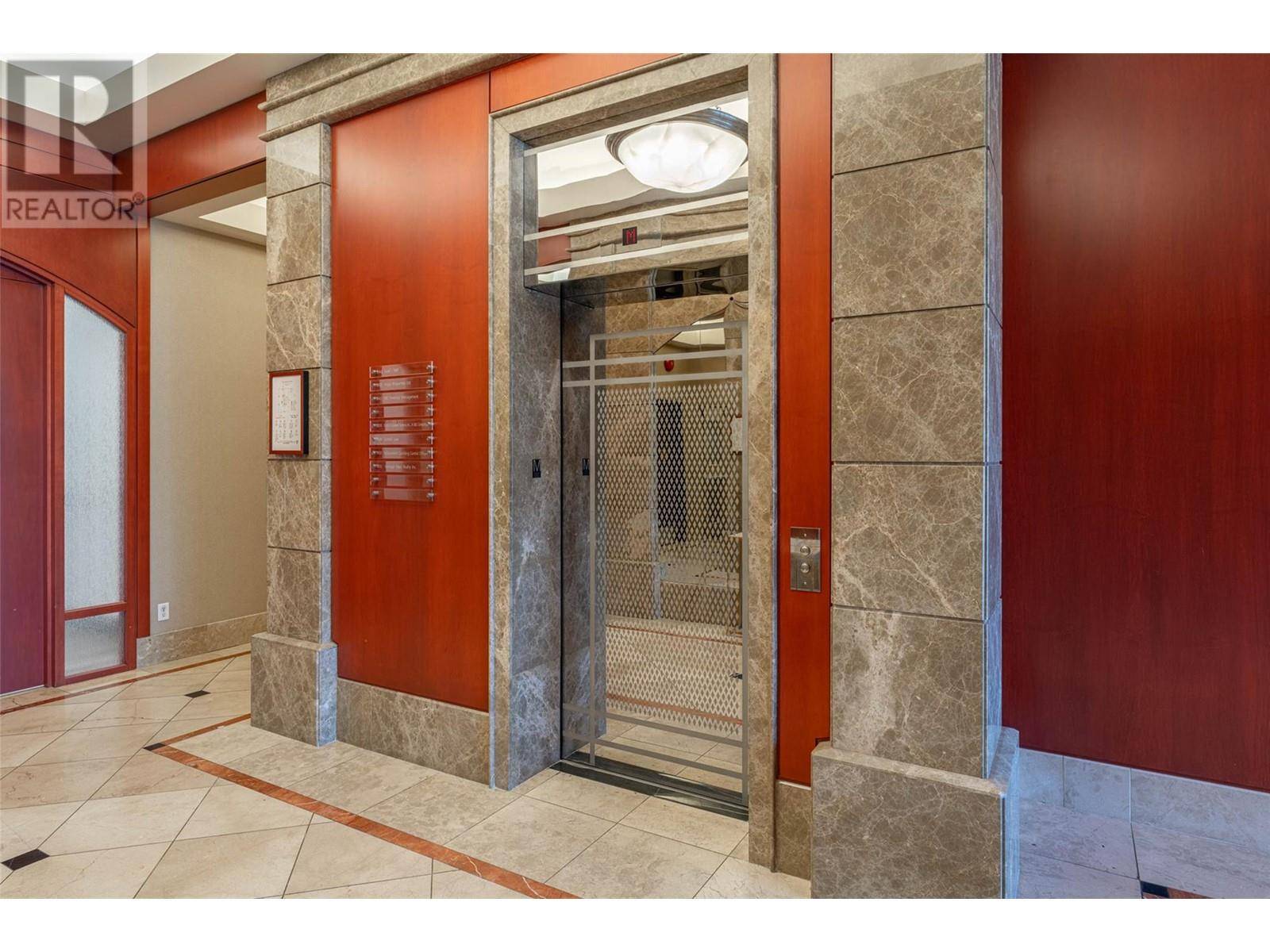 Kelowna, BC V1Y9X9,1060 Manhattan DR #220