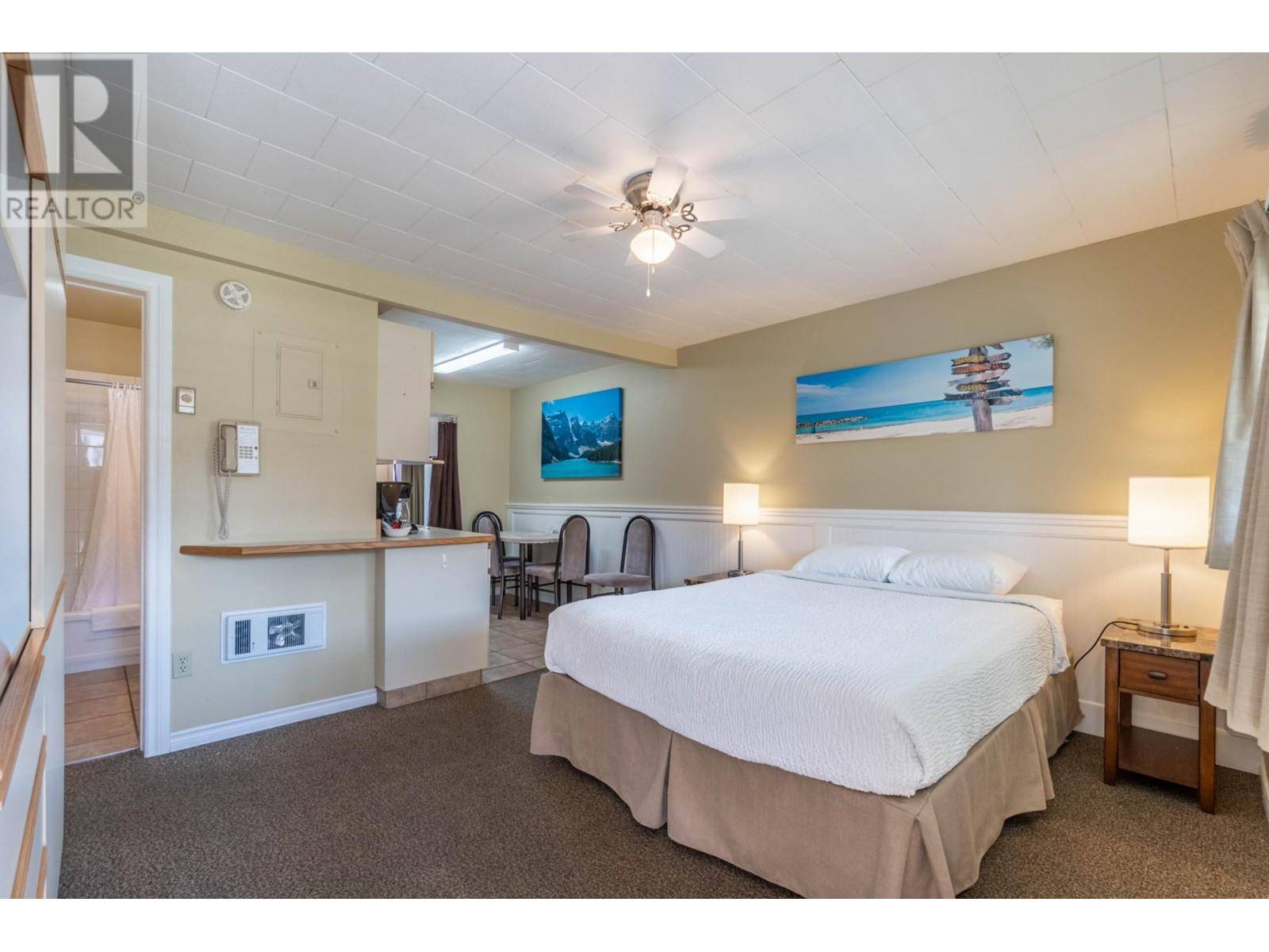 Osoyoos, BC V0H1V1,5815 Oleander DR #220
