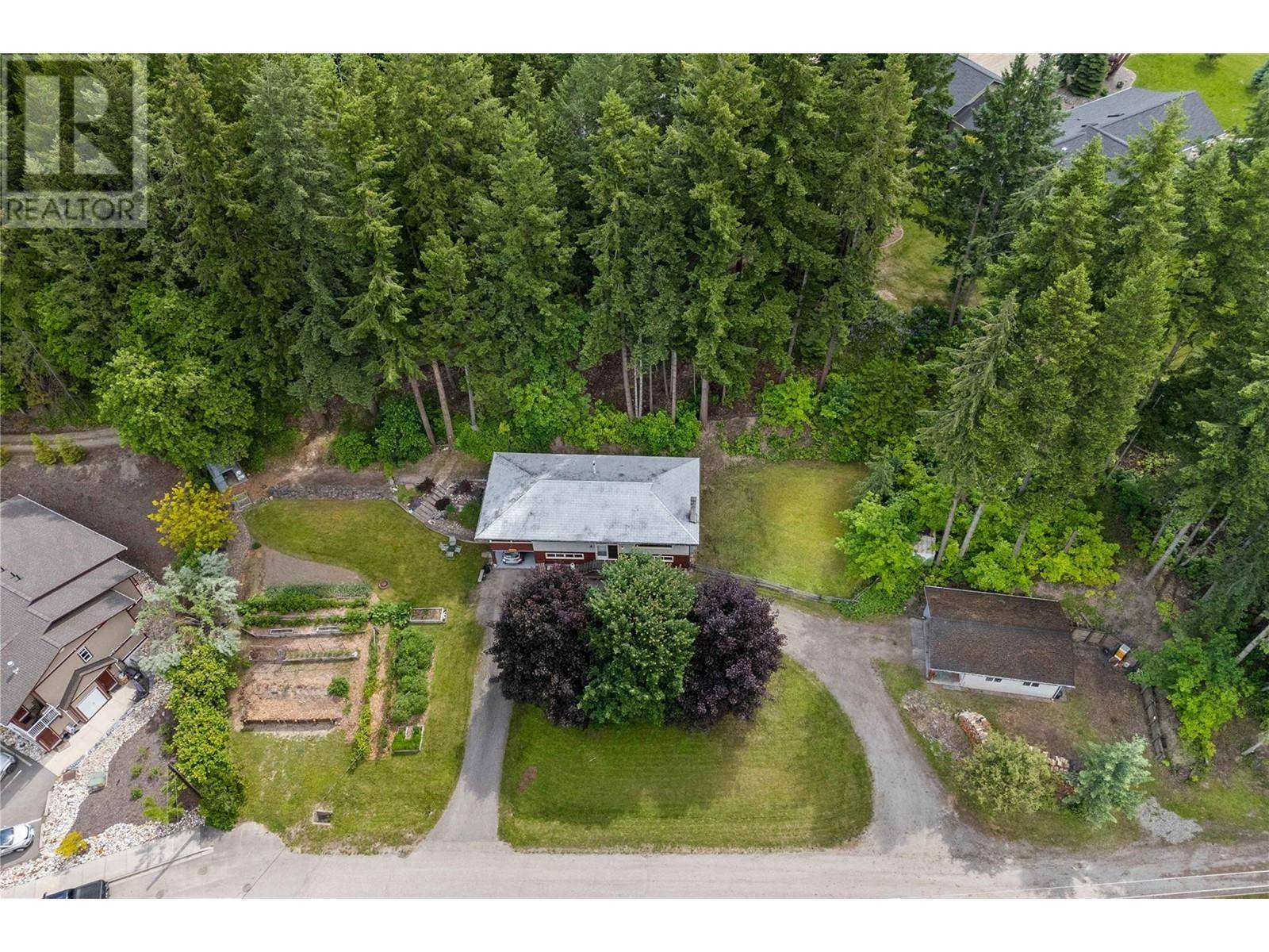 Salmon Arm, BC V1E1J3,1230 1 Street SE