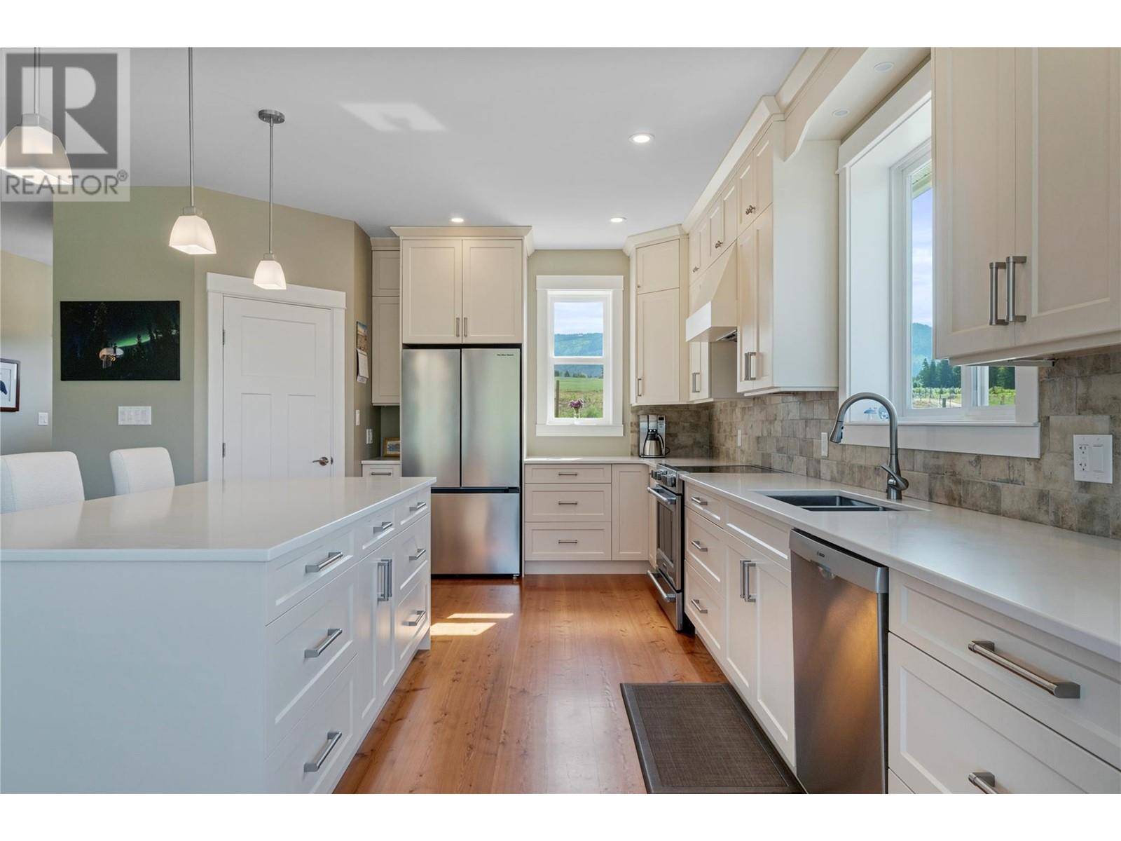 Salmon Arm, BC V1E0C9,4230 20 Street NE