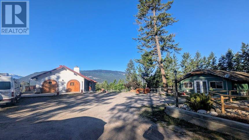 Edgewater, BC V0A1E0,5761 LAUTRUP Road