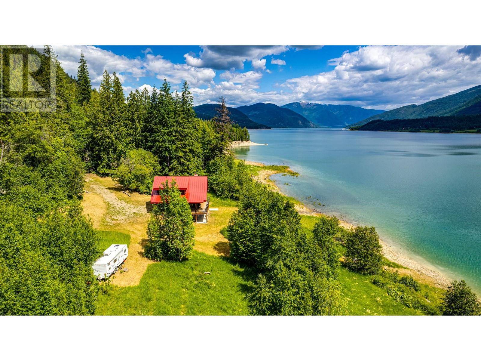 Edgewood, BC V0G1J0,682 Lower Inonoaklin Road