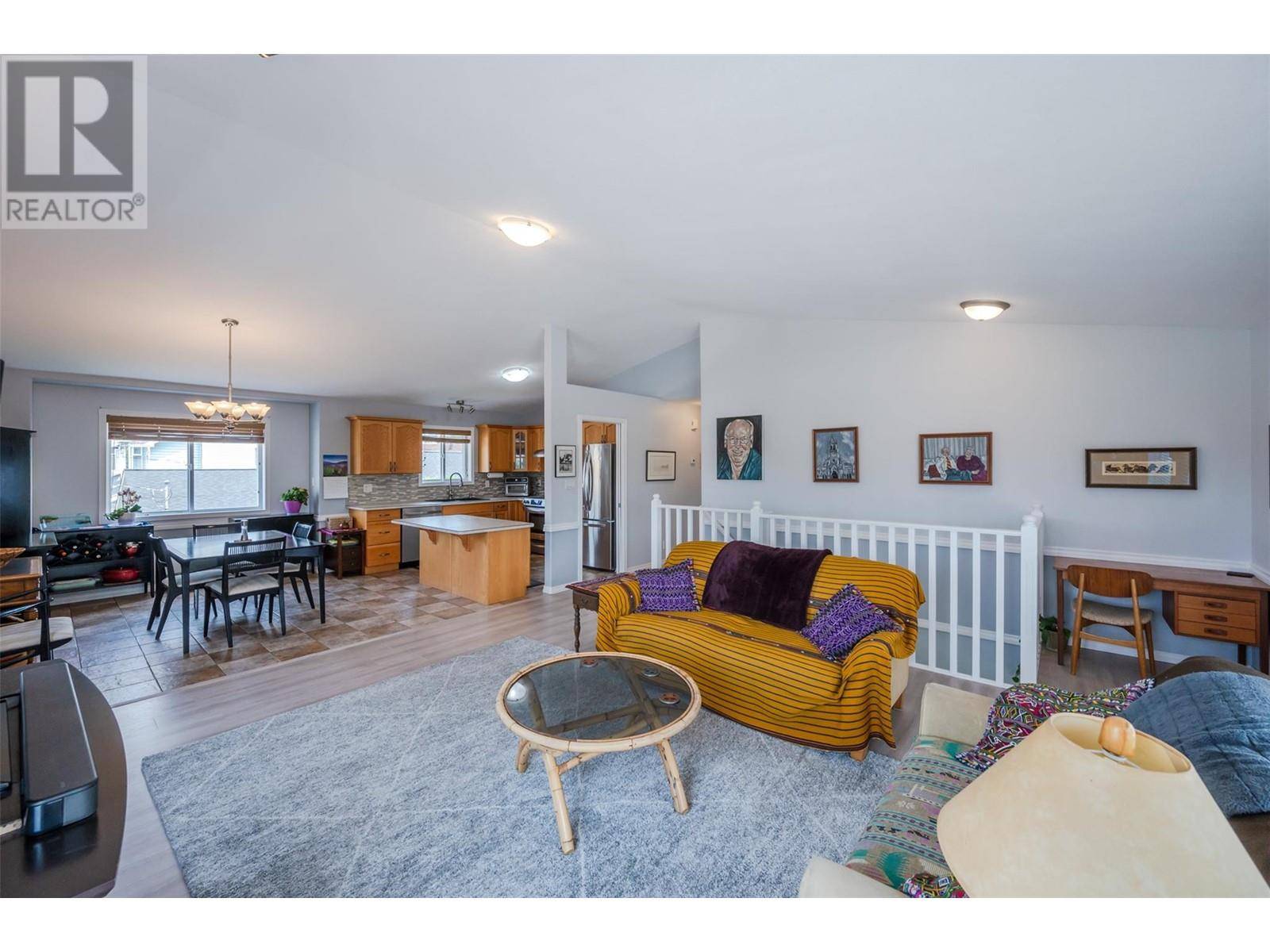 Penticton, BC V2A6E3,2002 Quebec ST #101