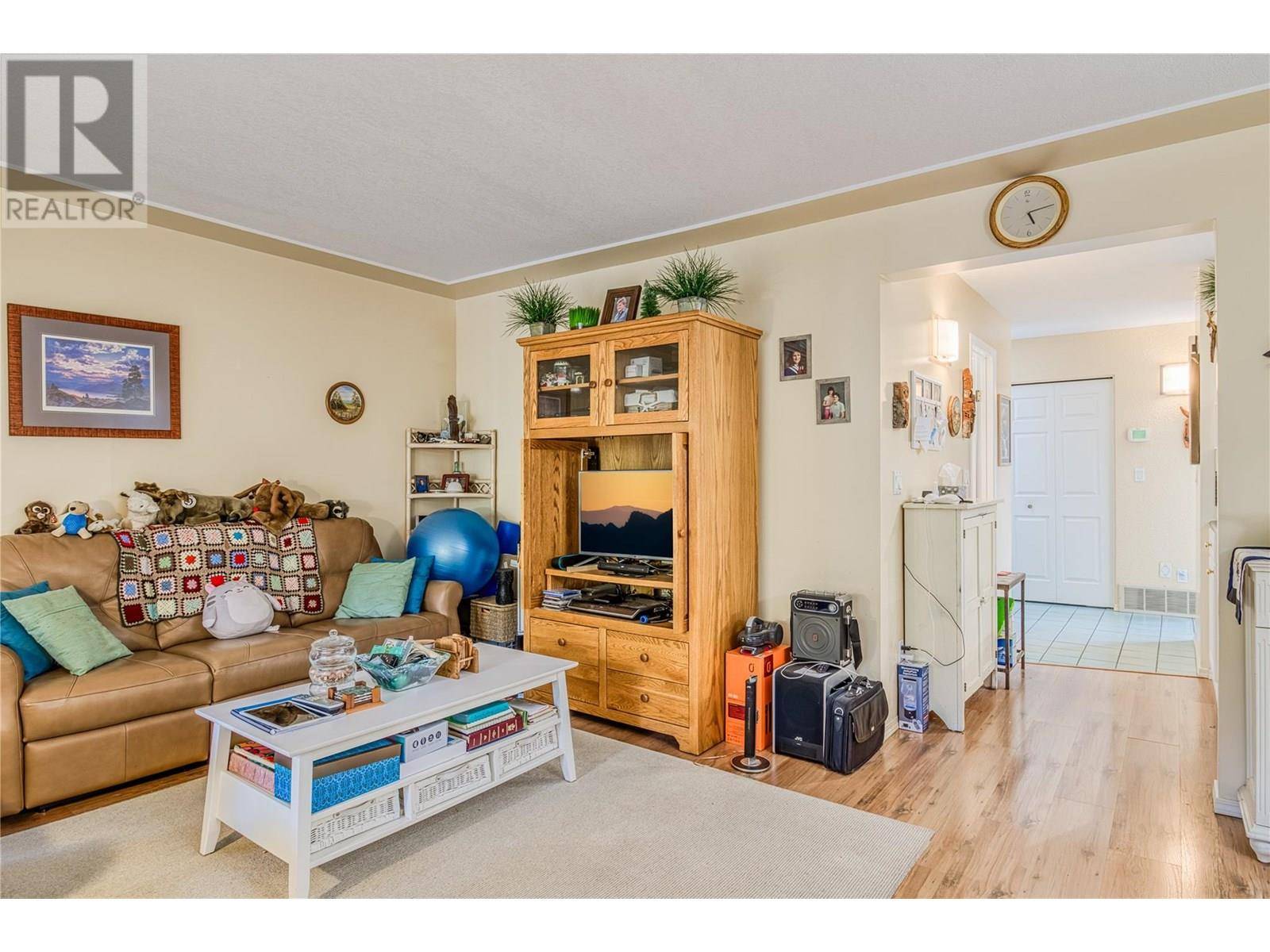 Kelowna, BC V4V2M4,415 Commonwealth RD #3303