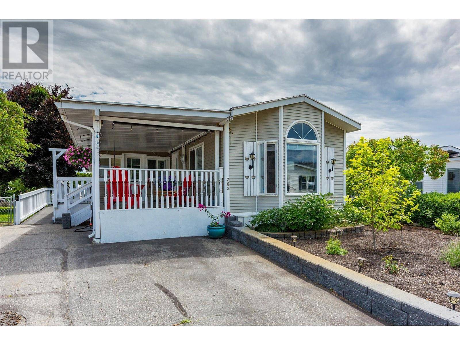 Kelowna, BC V4V1S1,720 Commonwealth RD #203