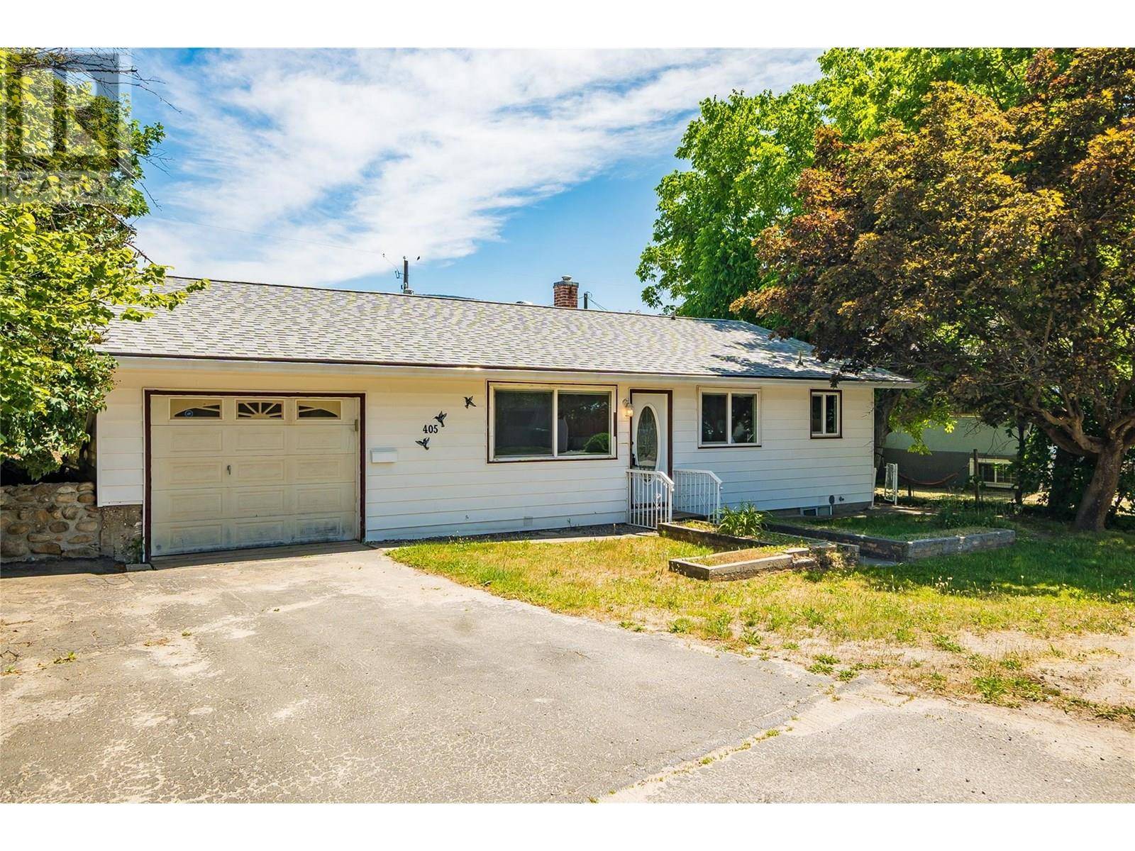 Castlegar, BC V1N1K5,405 10th Avenue