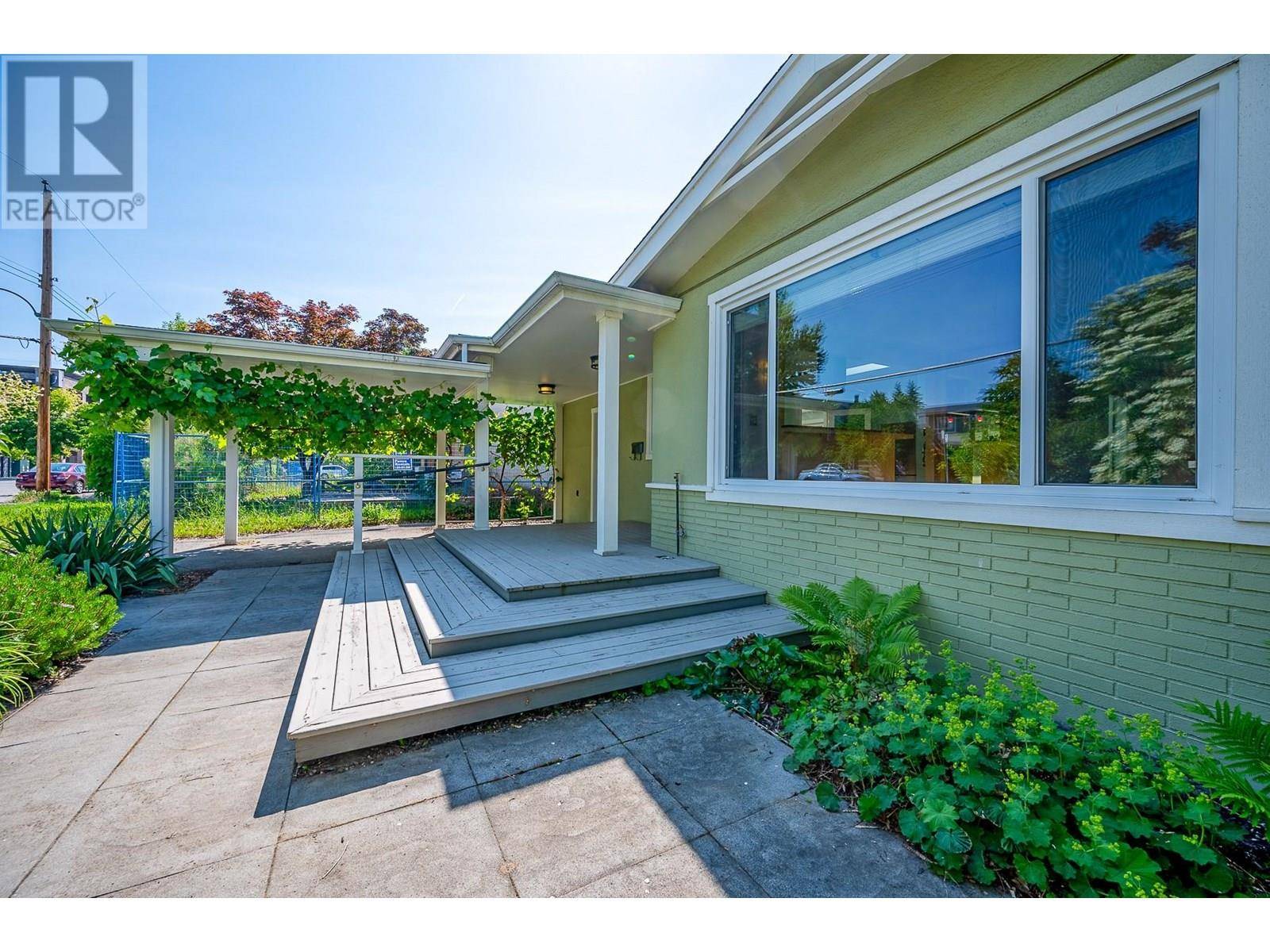 Kelowna, BC V1Y5A3,439 Osprey Avenue