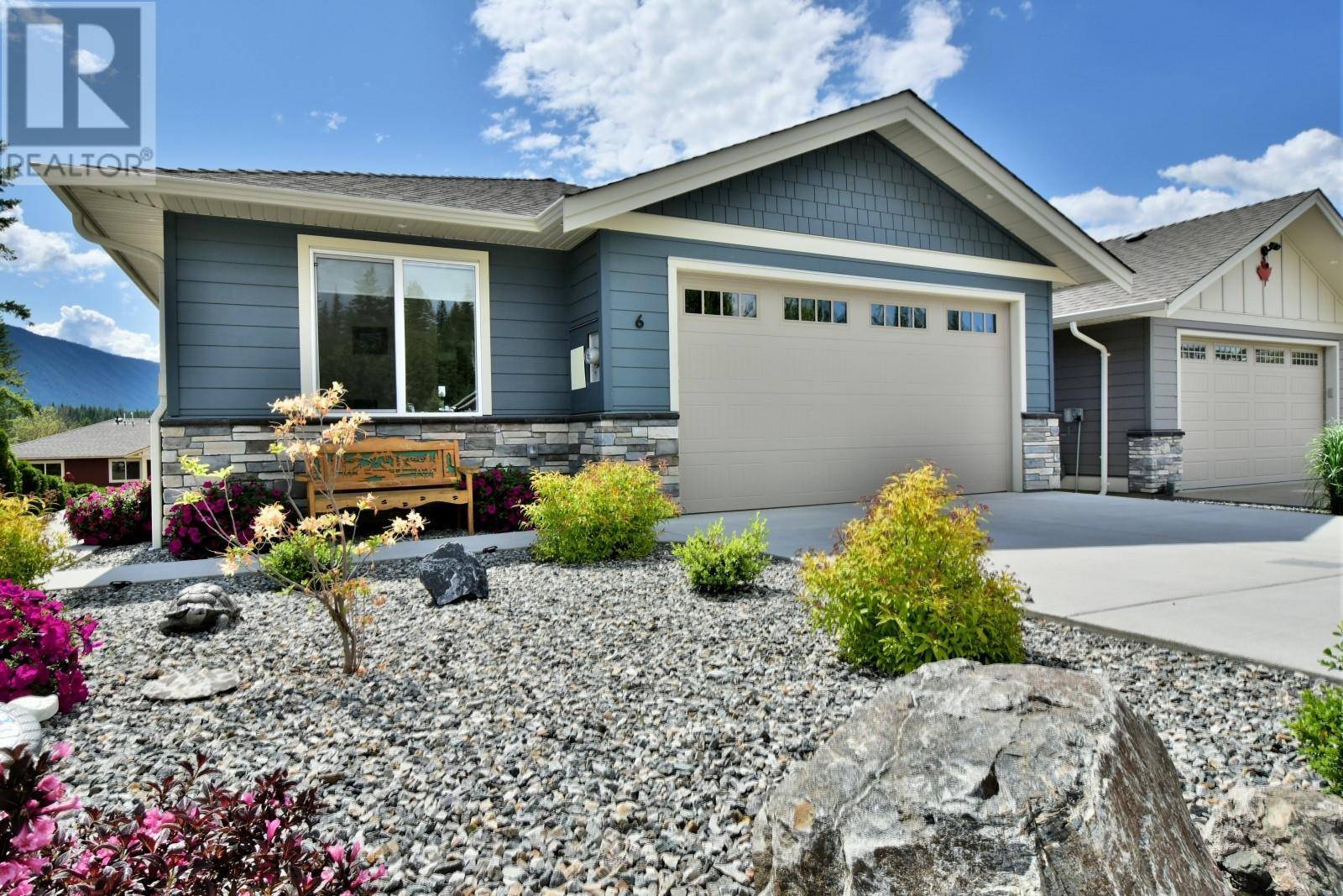 Blind Bay, BC V0E1H1,2715 Golf Course DR #6