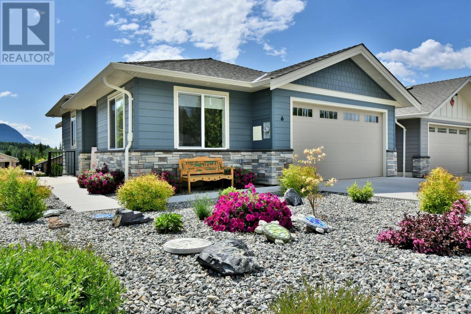 Blind Bay, BC V0E1H1,2715 Golf Course DR #6