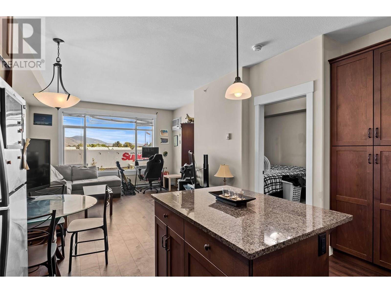 Kamloops, BC V2C0B6,755 McGill RD #411